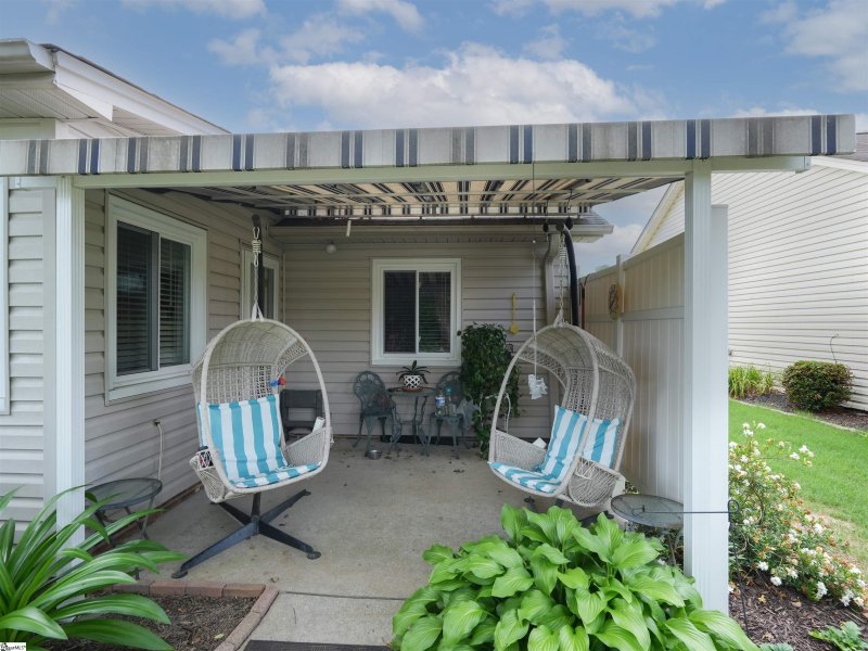 Property image 5 of 100 N Woodgreen Way in Rolling Green Village, Greenville, SC 29615