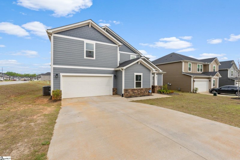 Property image 2 of 101 Hazelcroft Drive in Wexford Park, Fountain Inn, SC 29644