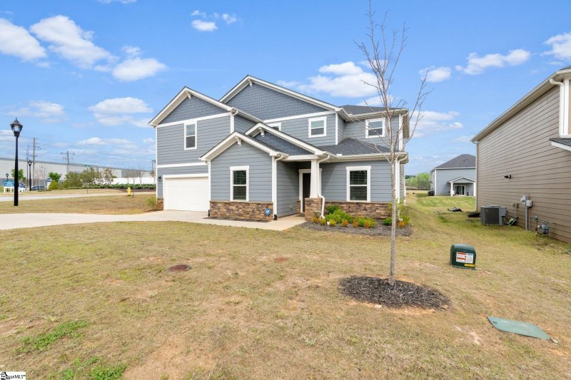 Property image 3 of 101 Hazelcroft Drive in Wexford Park, Fountain Inn, SC 29644