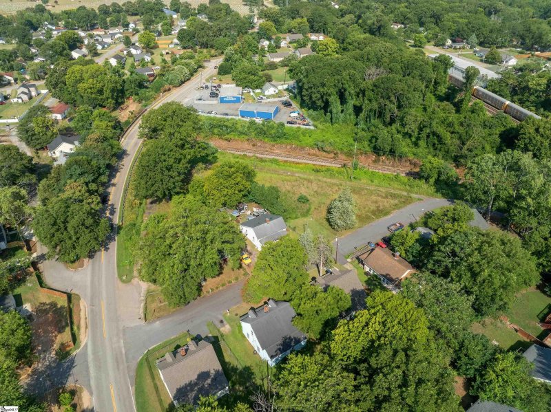 Property image 2 of 1 Bryant Street in Abney Mills, Greenville, SC 29611