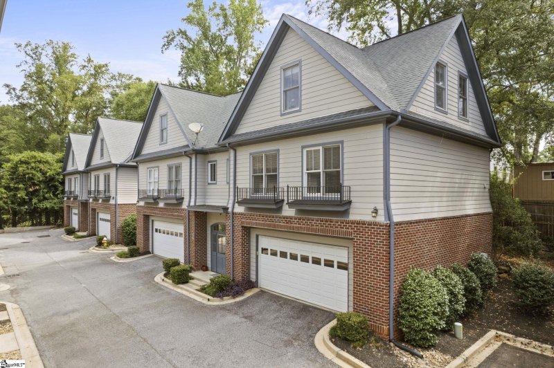 Property image 3 of 706 Bennett Street in North Park, Greenville, SC 29609