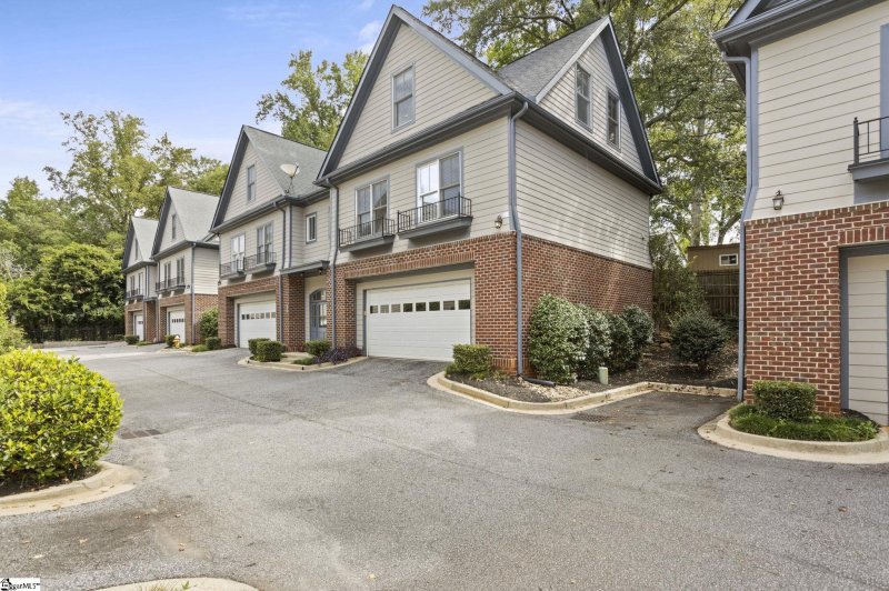 Property image 4 of 706 Bennett Street in North Park, Greenville, SC 29609