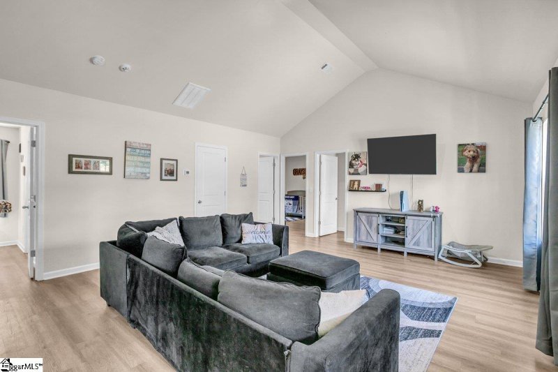 Property image 3 of 326 Anchor Road in River Valley, Greenville, SC 29617