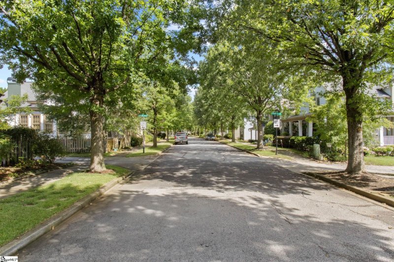 Property image 2 at 214 Austin Brook Street, Simpsonville, SC 29680