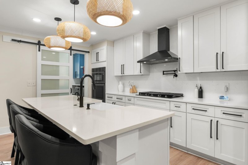 Property image 2 at 29 Collinson Road, Greenville, SC 29605