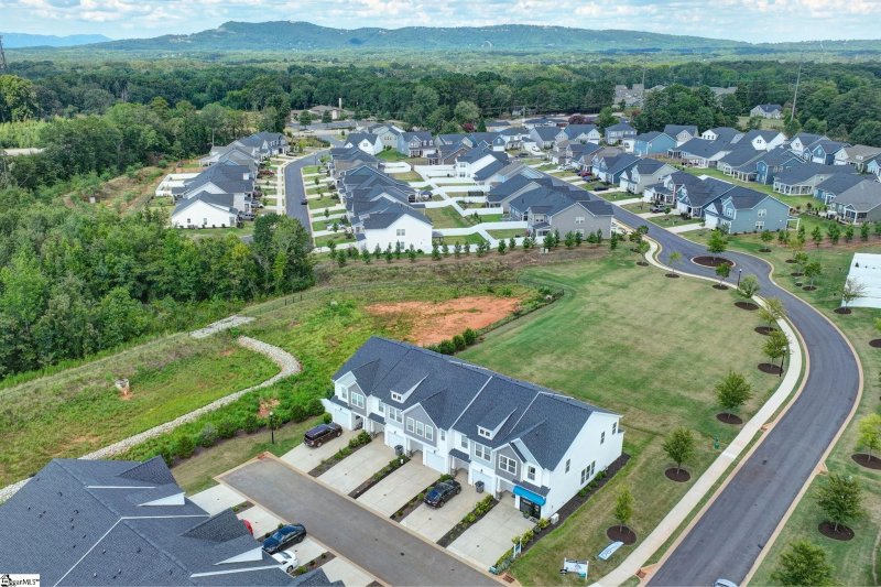 Property image 2 of 6 Cridling Place in Hickory Heights, Greenville, SC 29611