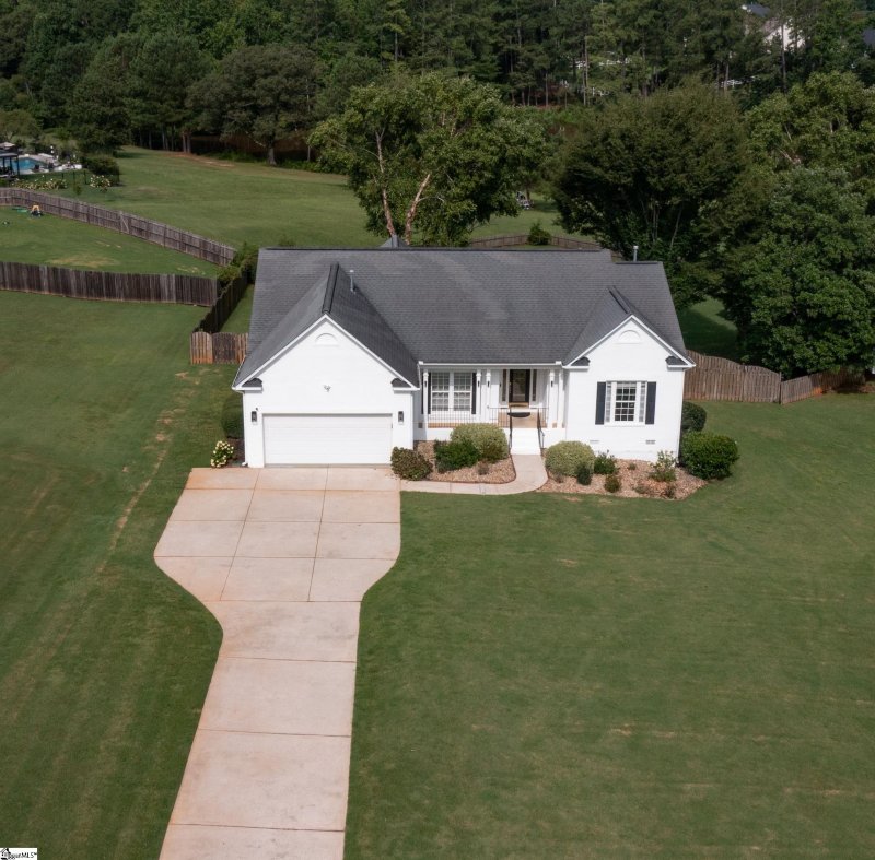 Property image 3 of 134 Carsons Pond Drive in Carsons Pond, Simpsonville, SC 29681