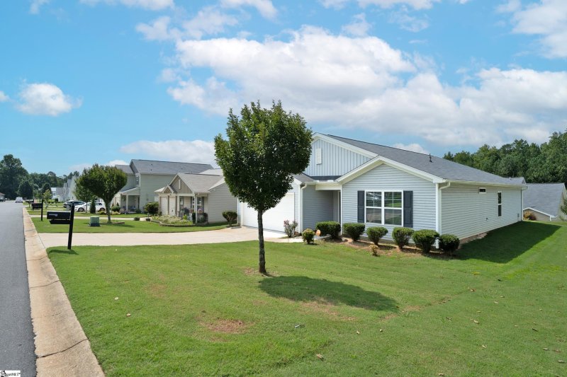 Property image 2 at 158 Spirit Drive, Roebuck, SC 29376