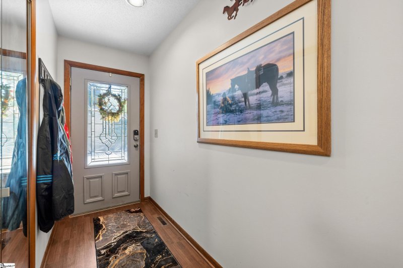 Property image 3 of 108 Tulip Lane in Chickasaw Point, Westminster, SC 29693-6446