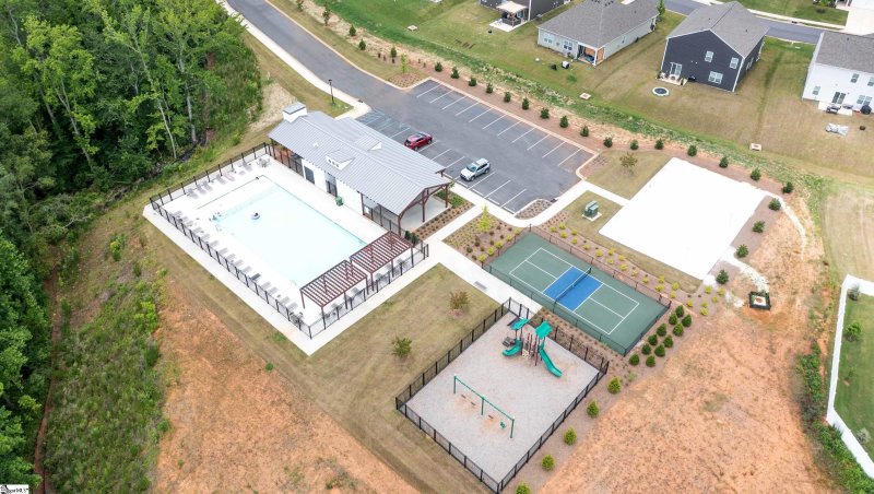 Property image 2 of 428 Silicon Drive in Chestnut Ridge, Greenville, SC 29605