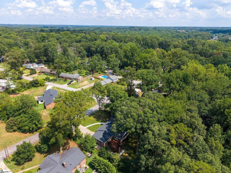 Property image 5 of 201 Randy Drive in Edwards Forest, Taylors, SC 29687