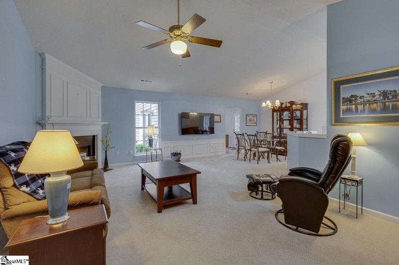 Property image 5 of 3 Redriff Way in Foxdale, Simpsonville, SC 29680