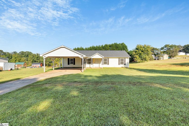 Twin Lakes, Greenville Community