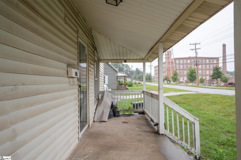 Property image 2 at 706 S 5th Street, Easley, SC 29640