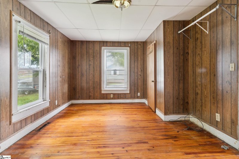 Property image 4 at 706 S 5th Street, Easley, SC 29640