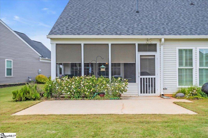 Property image 2 of 812 Medora Drive in St James Place, Greer, SC 29650