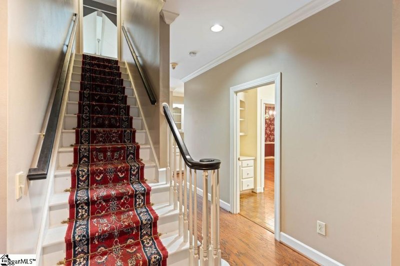 Property image 3 of 306 Greenview Circle in Linkside Green, Greenville, SC 29609