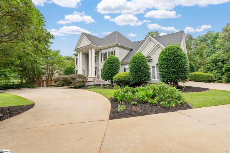 Property image 3 at 120 Thornblade Boulevard, Greer, SC 29650