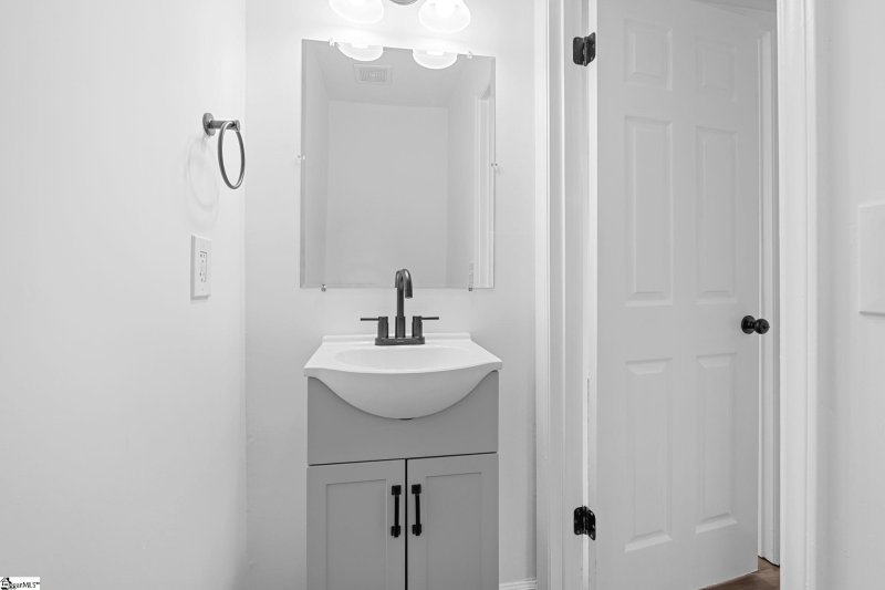 Property image 5 at 22 Birchview Street, Taylors, SC 29687