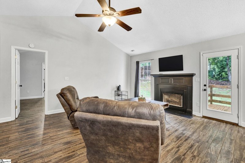 Property image 4 at 203 Great Oaks Way, Simpsonville, SC 29680