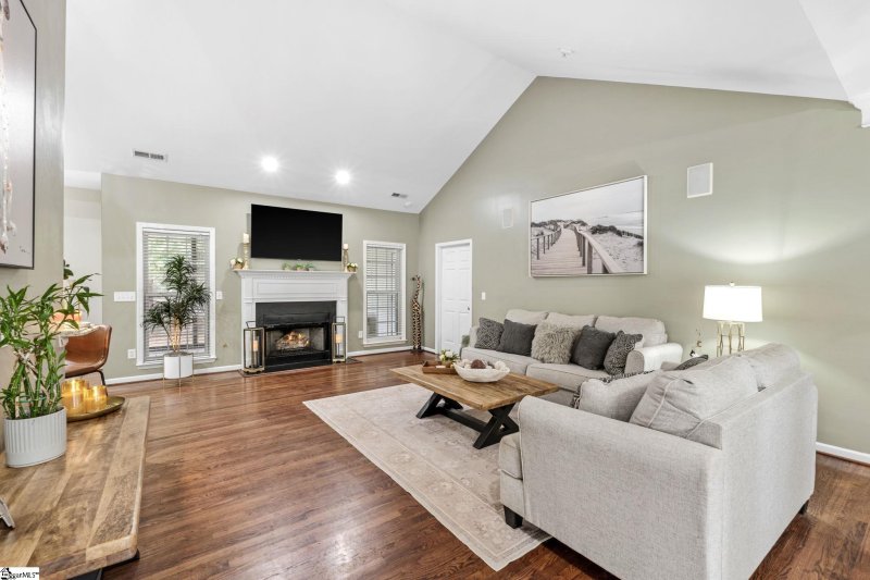 Property image 4 at 401 Meadow Hill Way, Greer, SC 29650