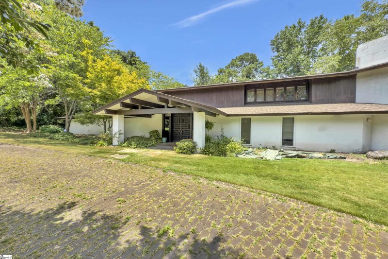 Property image 2 of 627 Pelham Road in Watson Orchard, Greenville, SC 29615