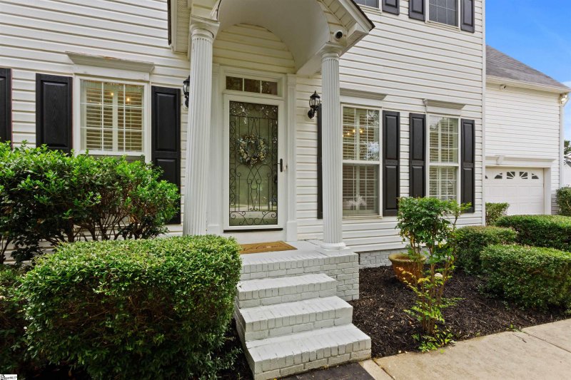 Property image 2 of 1 Glencove Court in Eastridge, Simpsonville, SC 29681