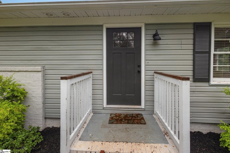 Property image 3 of 24 Springbrook Court in Brookside Village, Wellford, SC 29385