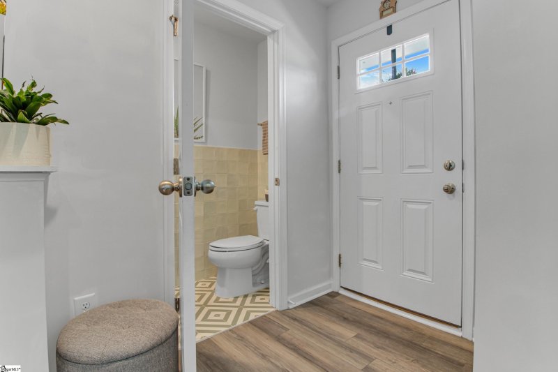 Property image 4 of 34 Tidworth Drive in Walnut Hill Townes, Greer, SC 29651