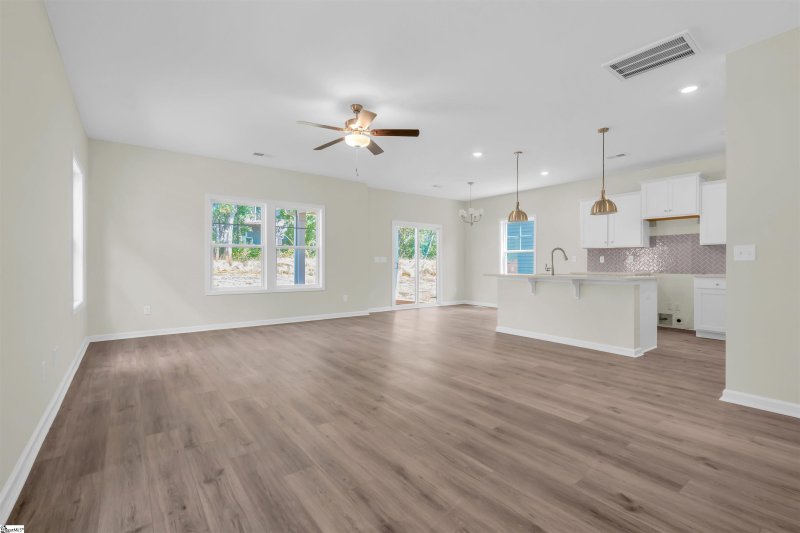 Property image 5 of 228 Brown Circle in Brownstone Park, Easley, SC 29642