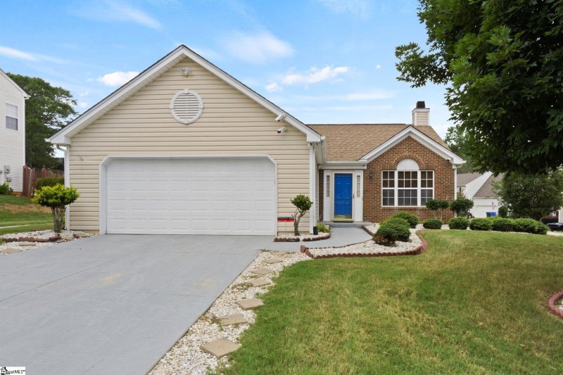 Woods at Bonnie Brae, Greenville Community