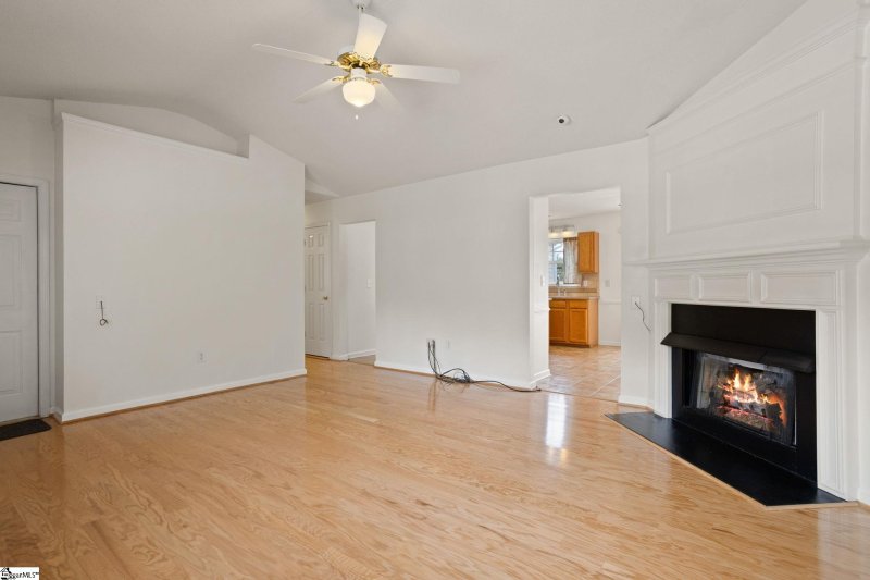 Property image 4 of 175 Bonnie Woods Drive in Woods at Bonnie Brae, Greenville, SC 29605