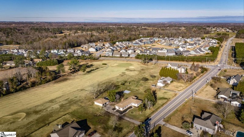 Property image 2 of 1610 Scuffletown Road in Carolina Springs, Fountain Inn, SC 29644