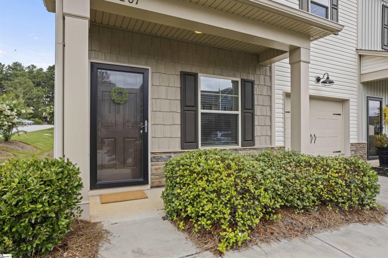 Property image 4 of 201 Fern Hollow Way in Whispering Pines, Mauldin, SC 29662