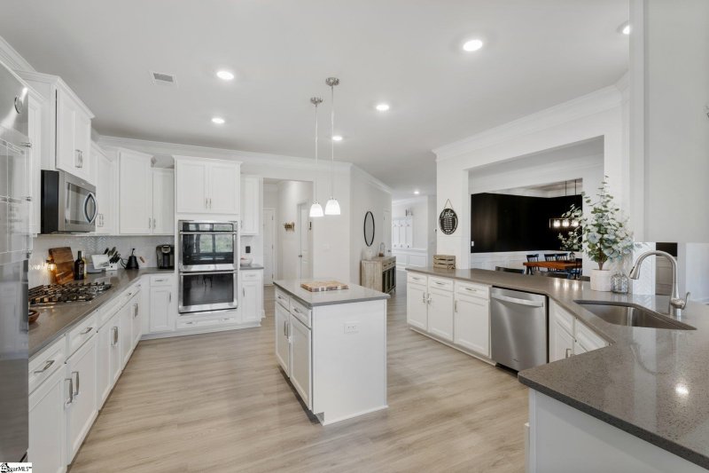 Property image 4 of 6015 Thicket Lane in Pine Valley, Boiling Springs, SC 29316