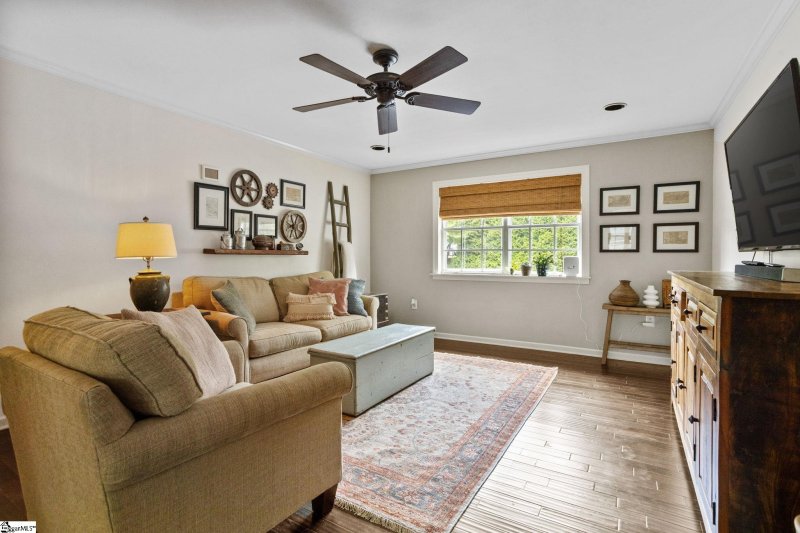 Property image 4 at 925 Cleveland Street, Greenville, SC 29601