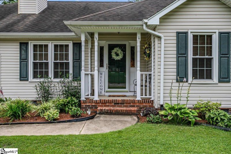 Property image 2 at 105 Clancy Court, Simpsonville, SC 29681