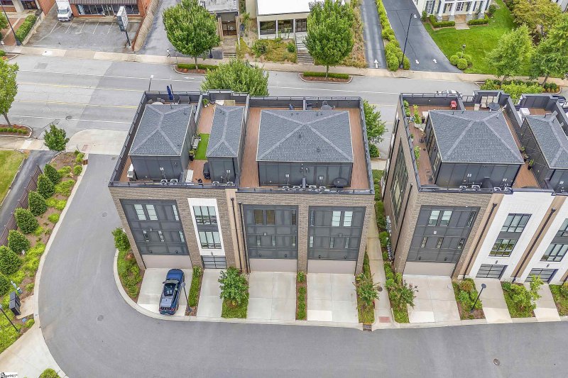 Property image 2 of 611 N Main Street in NOMA City Terrace, Greenville, SC 29601