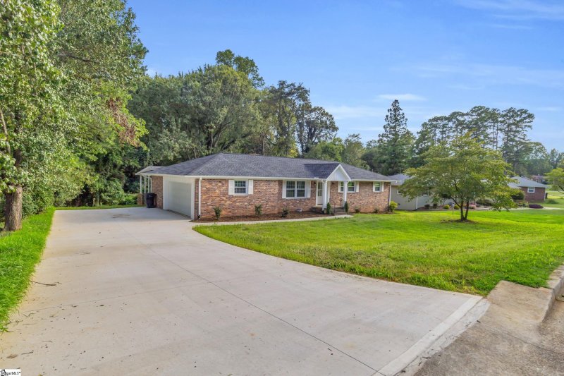 Property image 2 at 2704 Little Creek Drive, Anderson, SC 29621