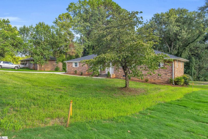 Property image 3 at 2704 Little Creek Drive, Anderson, SC 29621