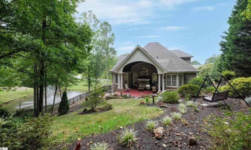Property image 3 of 112 Siena Drive in Montebello, Greenville, SC 29609