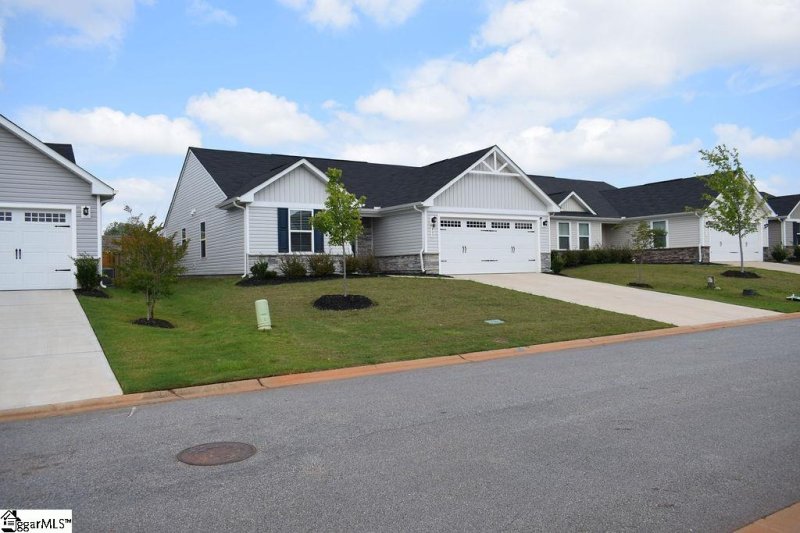 Property image 2 at 409 Sidney Wilson Court, Greenville, SC 29605