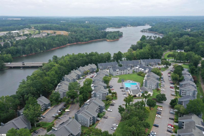 Property image 5 of 707 Northlake Drive in Northlake Condos, Anderson, SC 29625