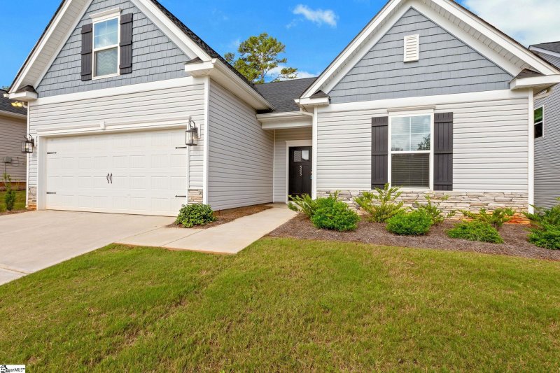 Property image 3 of 545 Clairbrook Court in Oakton, Greer, SC 29651