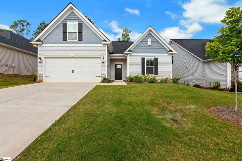 Property image 4 of 545 Clairbrook Court in Oakton, Greer, SC 29651