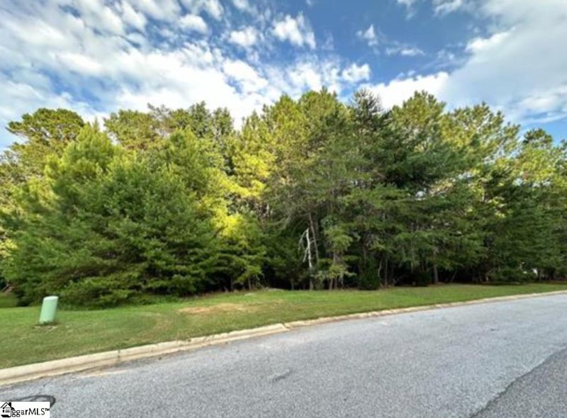 Property image 4 of 331 Hidden Creek Circle in Carolina Country Club, Spartanburg, SC 29306