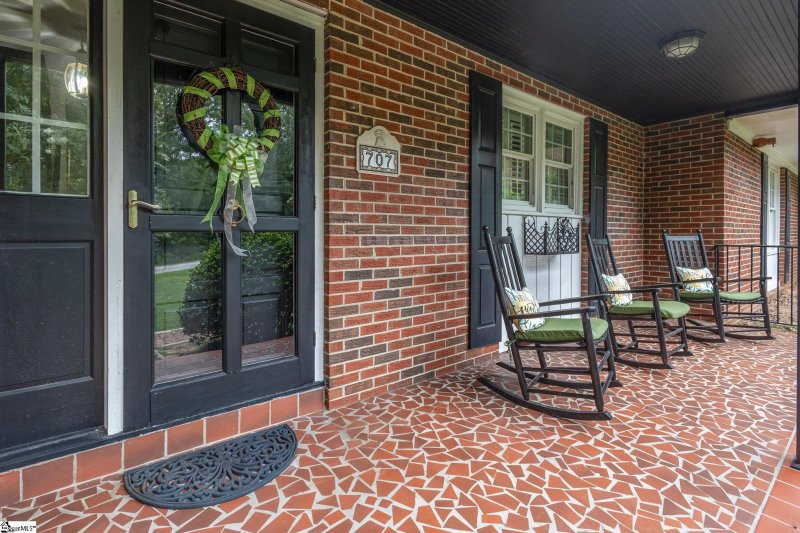 Property image 4 at 707 Parkview Drive, Laurens, SC 29360