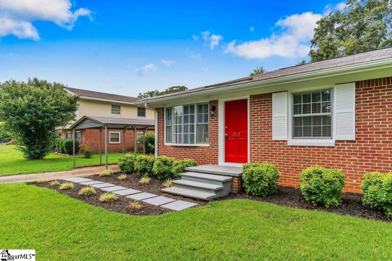 Property image 4 at 202 Old Farm Road, Moore, SC 29369-9308