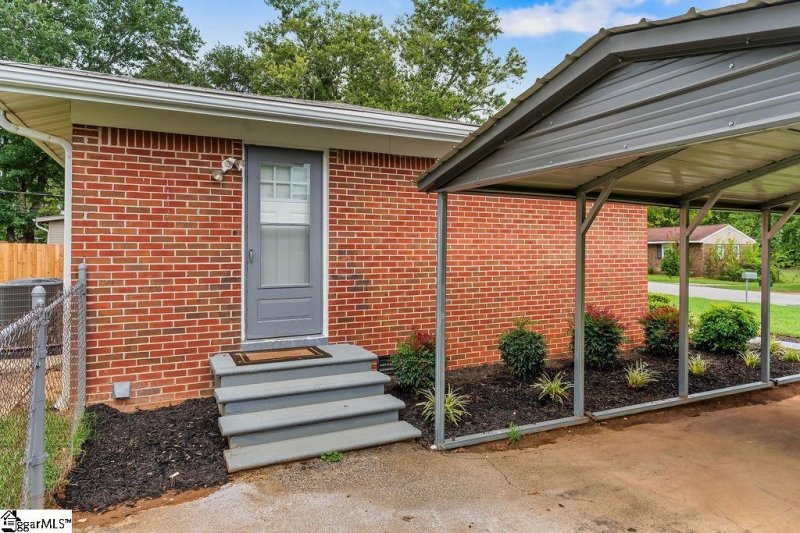 Property image 5 at 202 Old Farm Road, Moore, SC 29369-9308