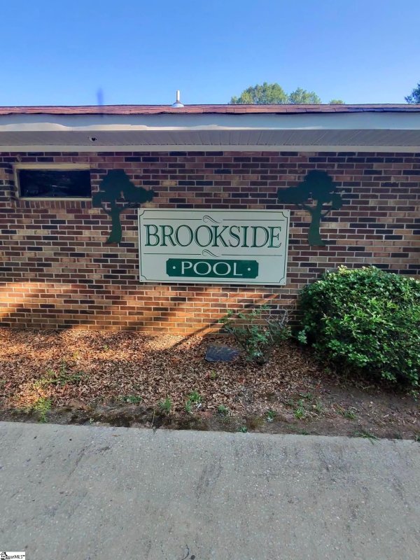 Property image 2 of 712 Brooks Road in Brookside, Mauldin, SC 29662